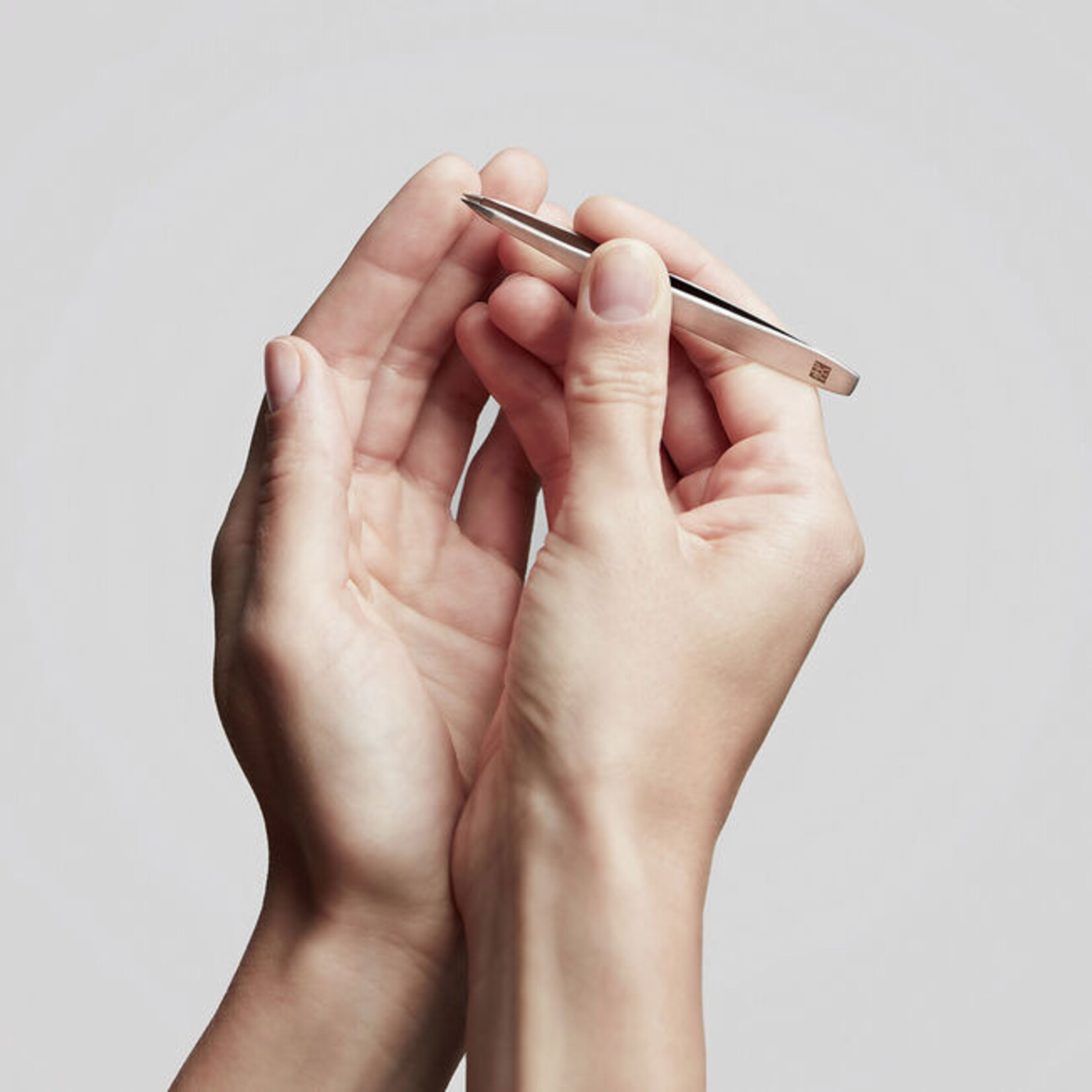 ZWILLING J.A. HENCKELS Pince à épiler pointue PREMIUM