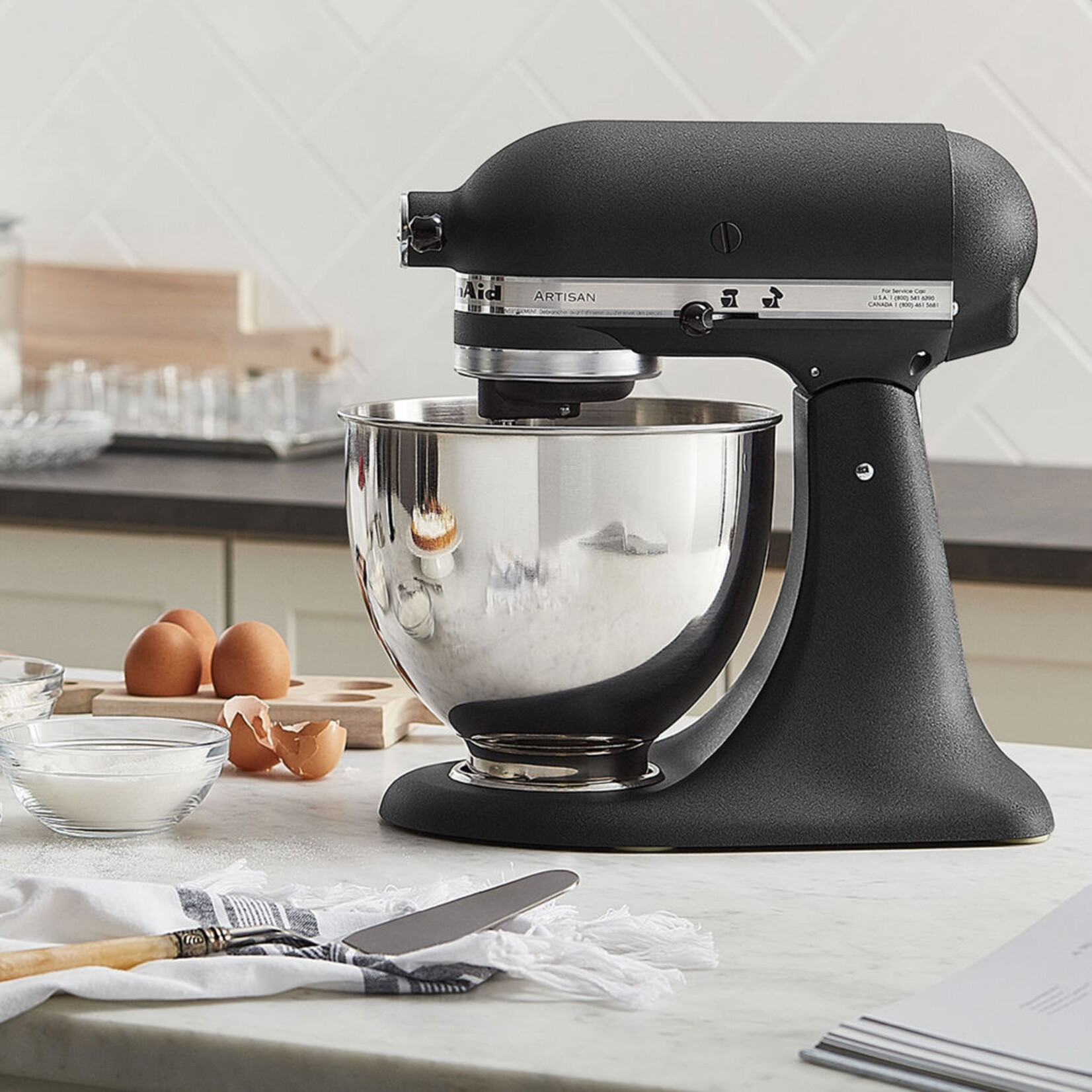 KITCHENAID Batteur sur socle à tête inclinable de la série Artisan 5 pintes, fonte noir