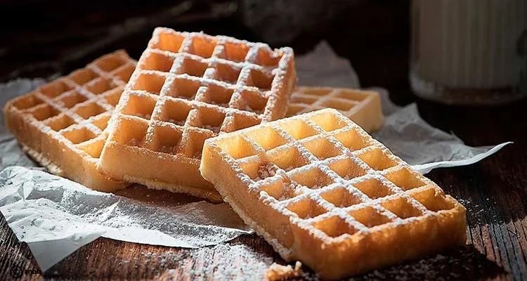 Fluffy sugar-free waffles