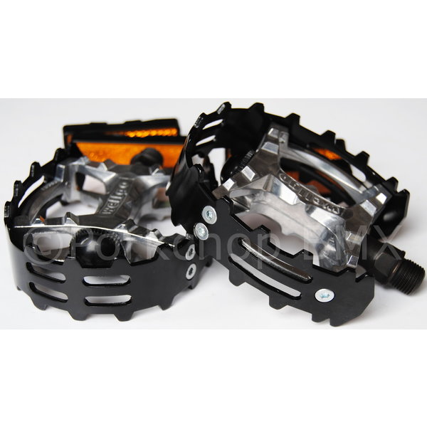Wellgo ***BLEMISH*** Wellgo XC-II style bear trap alloy BMX bicycle pedal 1/2" BLACK ***BLEMISH***
