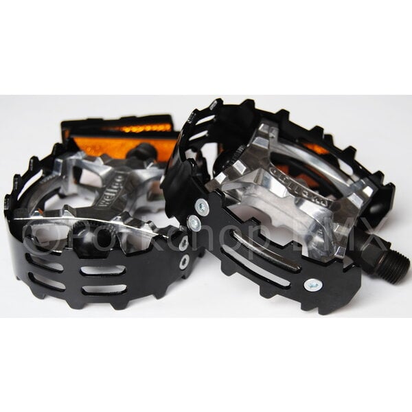Wellgo ***BLEMISH*** Wellgo XC-II style bear trap alloy BMX bicycle pedal 9/16" BLACK ***BLEMISH***