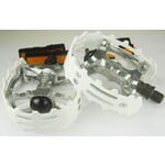 Wellgo ***BLEMISH*** Wellgo XC-II style bear trap alloy BMX bicycle pedal 9/16" WHITE ***BLEMISH***