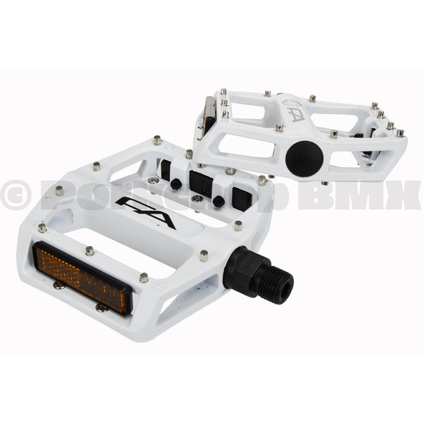 Free Agent Free Agent 9/16" aluminum platform BMX bicycle pedals w/ CR-MO axles  - WHITE