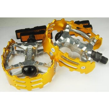 Wellgo ***BLEMISH*** Wellgo XC-II style bear trap alloy BMX bicycle pedal 9/16" GOLD ***BLEMISH***