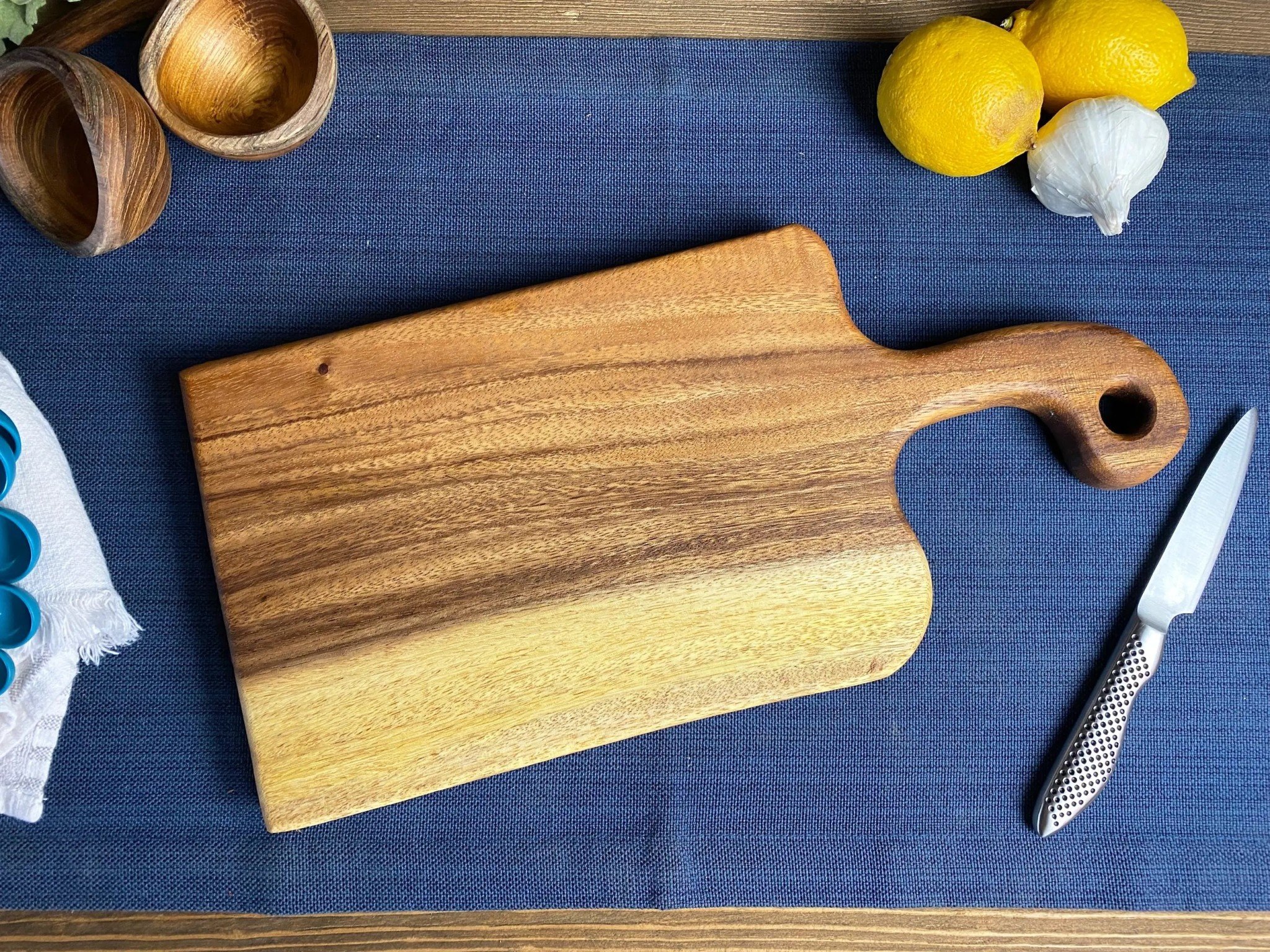 Tuckahoes Hardwood Charcuterie board with handle, Live edge