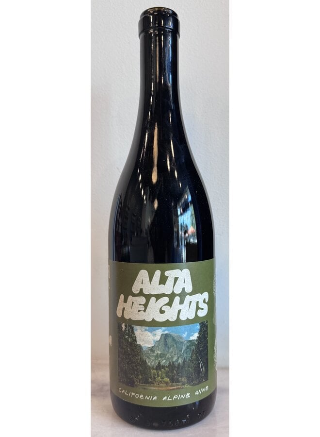 2024 Alta Heights Pinot Noir
