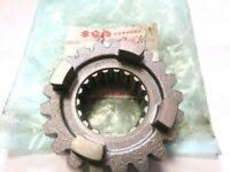 SUZUKI 24241-28H00 SUZUKI 4TH DRIVE GEAR, (NT:20)   RMZ 450
