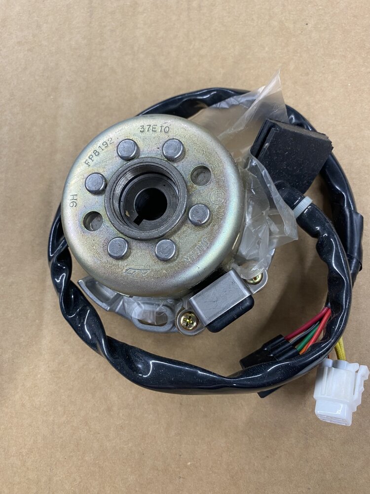 SUZUKI 32100-37E40 MAGNETO ASSEMBLY