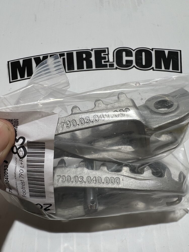 KTM OEM FOOT PEGS 85/450'16+ 79003041000