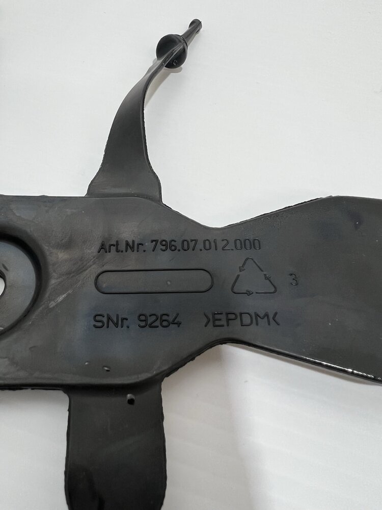 79607012000 GASGAS/KTM OEM TANK REST RUBBER