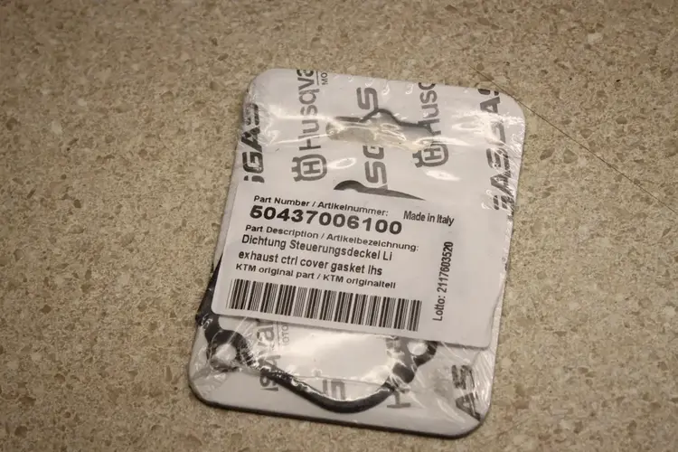 KTM / GASGAS / HUSQVARNA KTM EXHAUST CONTROL COVER GASKET  lHS 125/ 150SX 50437006100