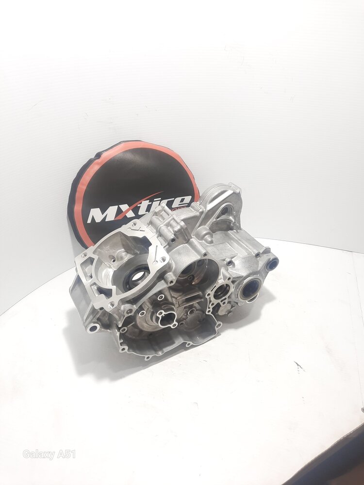 KTM / GASGAS / HUSQVARNA 55430004100/ 3000 ENGINE CASE COMPLETE KTM XC-W 300  2018