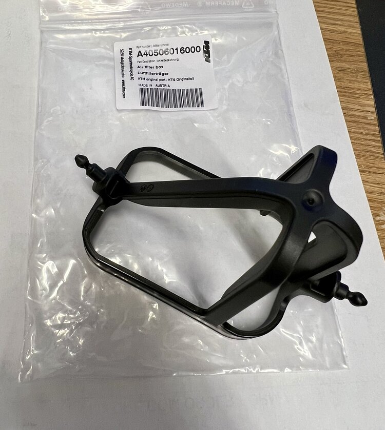 KTM / GASGAS / HUSQVARNA A40506016000 AIR FILTER CAGE KTM HUSQVARNA GASGAS 65 '24