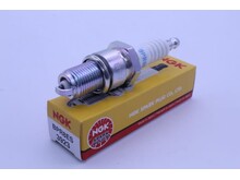 NGK NGK 3923 BPR8ES NICKEL SPARK PLUG