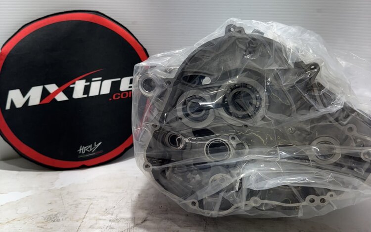 KTM / GASGAS / HUSQVARNA 79230000144 79230000133 ENGINE CASE CPL. 250 350 SX-F XC-F '15-'18