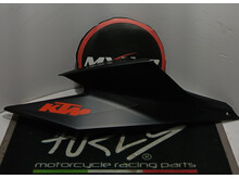 KTM / GASGAS / HUSQVARNA 61708050000CAA FUEL TANK SPOILER LEFT KTM 1290 SUPERDUKE R BLACK '20