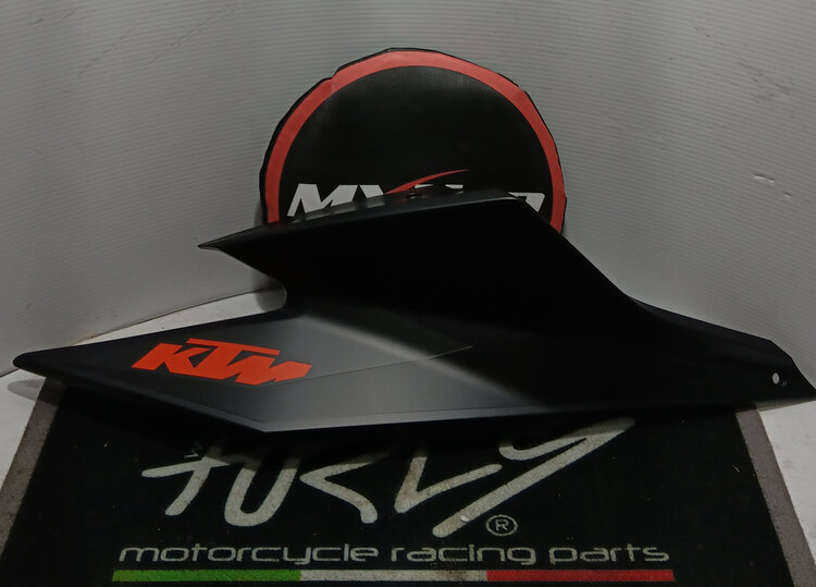 KTM / GASGAS / HUSQVARNA 61708050000CAA FUEL TANK SPOILER LEFT KTM 1290 SUPERDUKE R BLACK '20