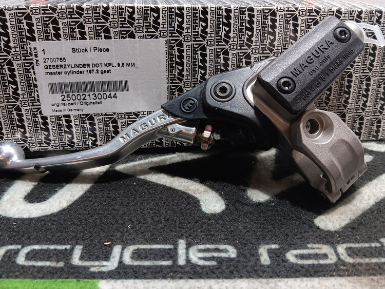 KTM / GASGAS / HUSQVARNA 25002130044 CLUTCH MASTER CYLINDER DOT CPL 9,5MM 2016-2022 HUSQVARNA 250/350/450