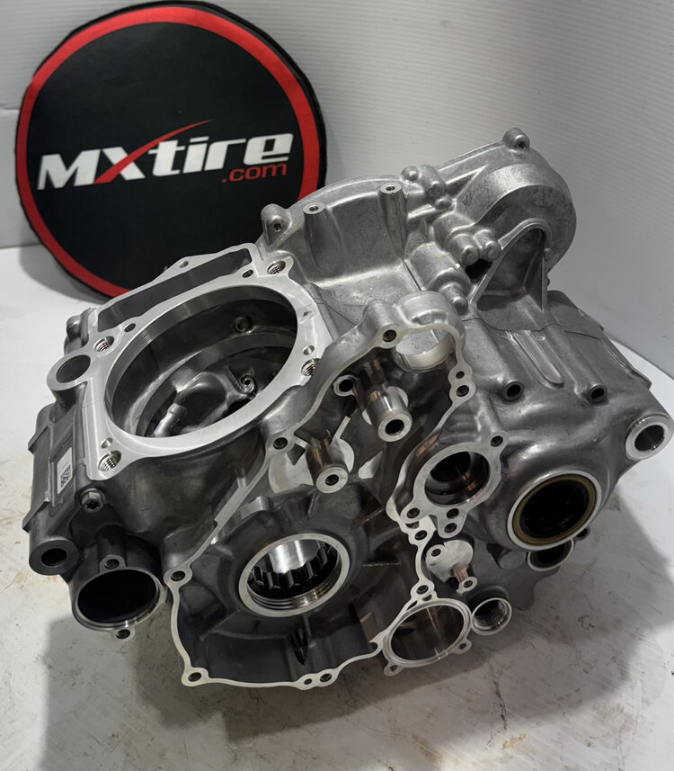 79230100144 79230100133 ENGINE CASE CPL. KTM 250, 350 EXC-F, FE '17-'19