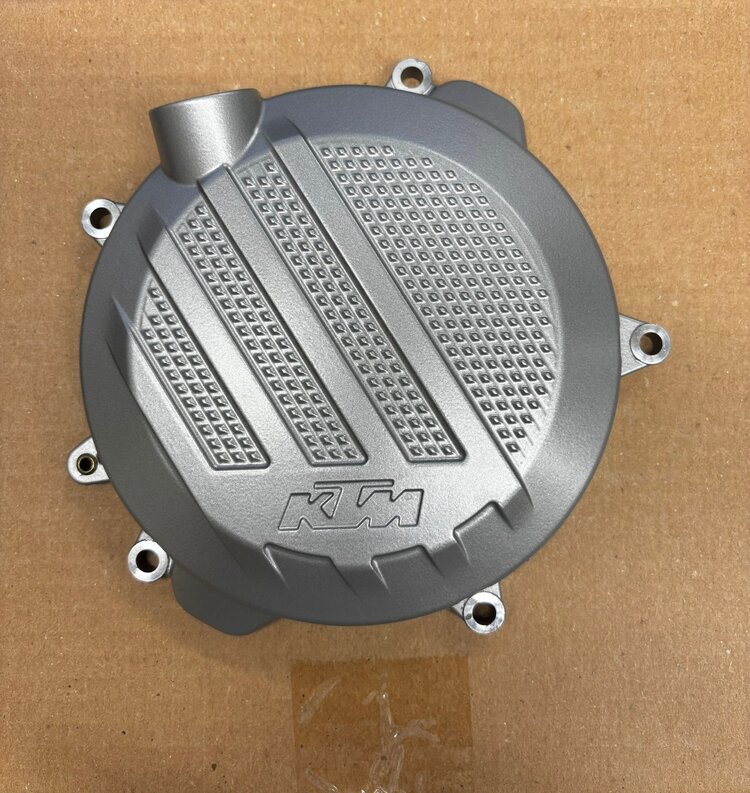 KTM 5053002600015 OUTER CLUTCH COVER  125 18-/ 150 19-/