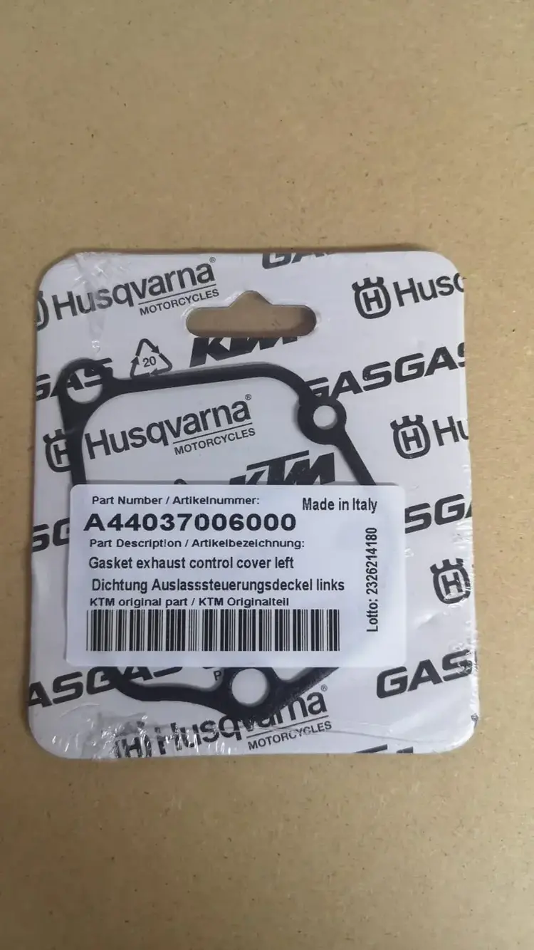 A44037006000 CONTROL COVER SEAL, LEFT