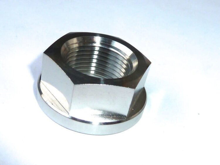 0910002001700 COLLAR NUT, REAR AXLE M20x1.5 SW=30