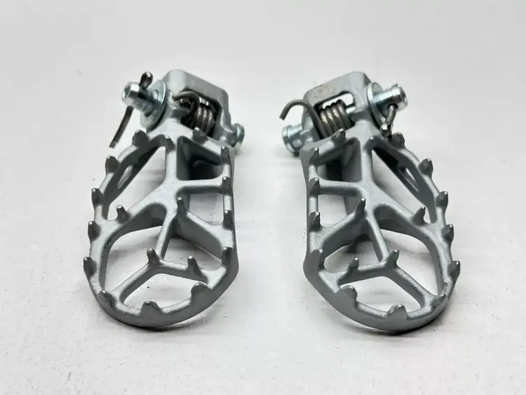 A40503037033 FOOT PEG SET KTM HUSQ. GASGAS 65 '24