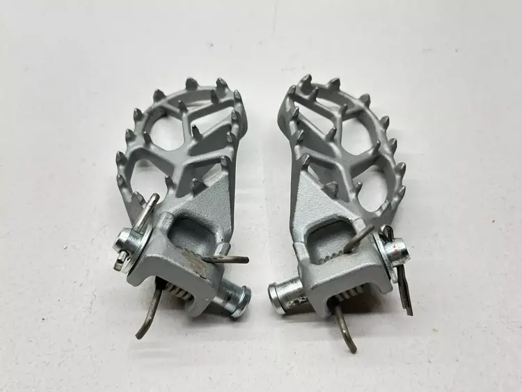 A40503037033 FOOT PEG SET KTM HUSQ. GASGAS 65 '24