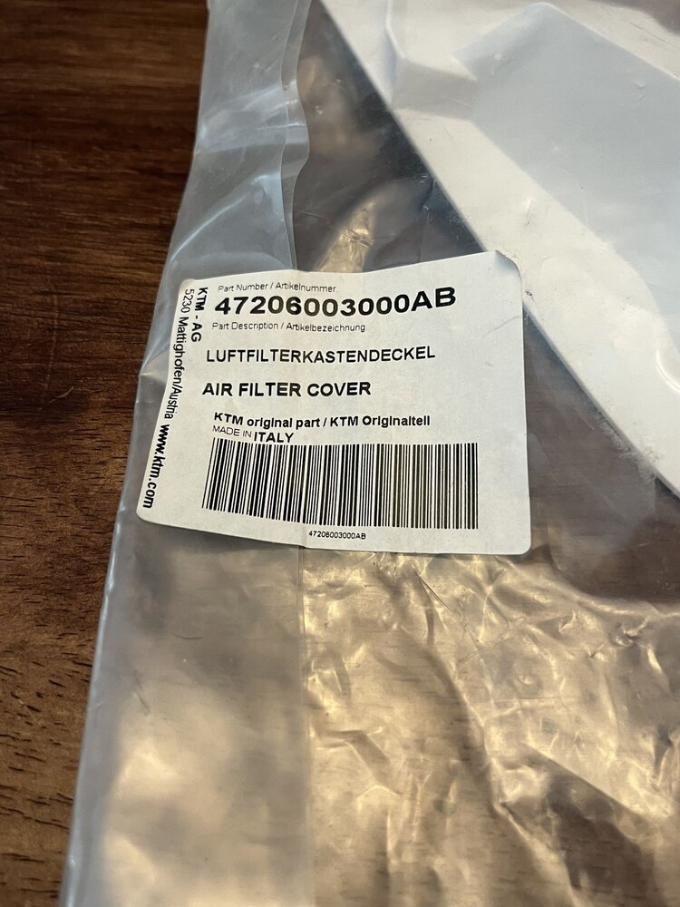 KTM / GASGAS / HUSQVARNA 47206003000  AIRBOX COVER  KTM 85CC '20