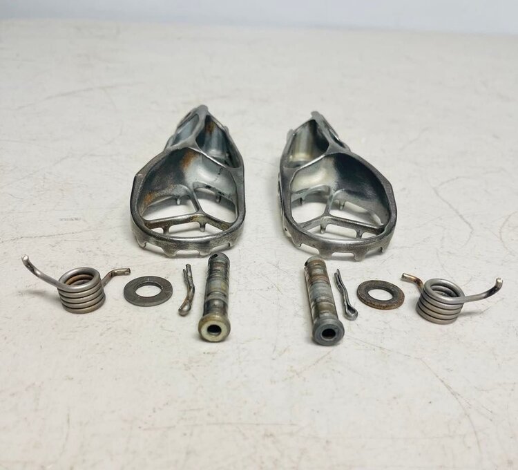 KTM / GASGAS / HUSQVARNA A46003037033 KTM FOOT PEGS 125-450 XC '23-'24