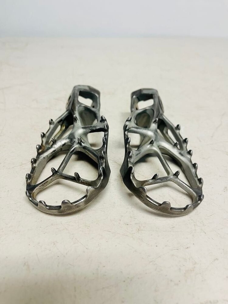 KTM / GASGAS / HUSQVARNA A46003037033 KTM FOOT PEGS 125-450 XC '23-'24