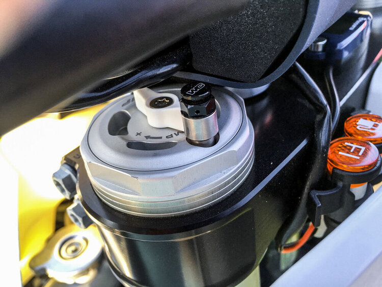 WORKS 26-330 WORKS WC FORK BLEEDER HUS/KTM