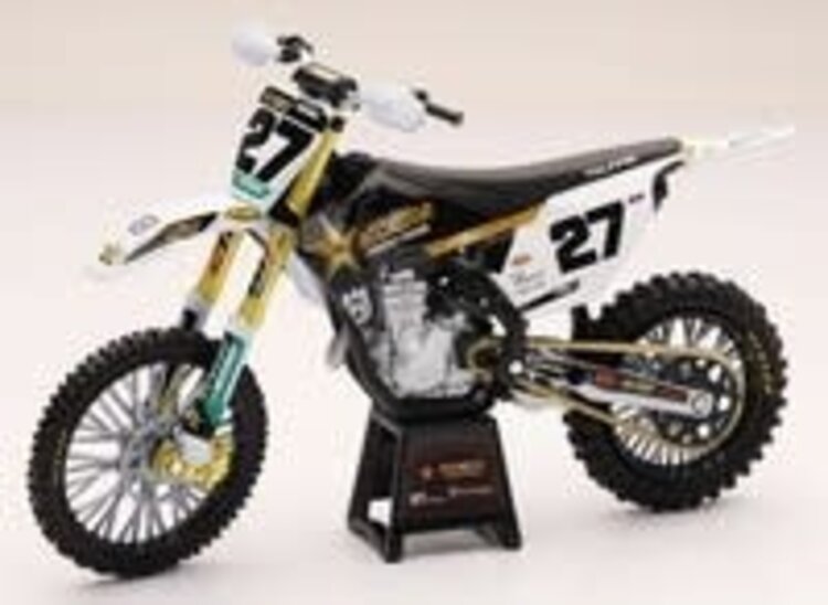 NEW-RAY NEW-RAY 1:12 SCALE ROCKSTAR HUSQVARNA TEAM FC450 MALCOLM STEWART #27