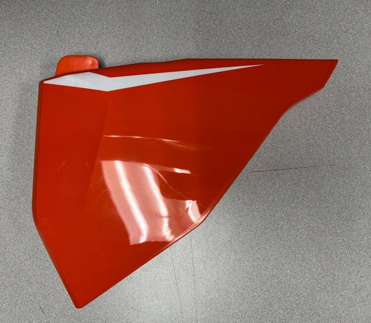KTM / GASGAS / HUSQVARNA 79106003000EBC AIR FILTER BOX COVER LEFT ORANGE KTM 125-500 '23