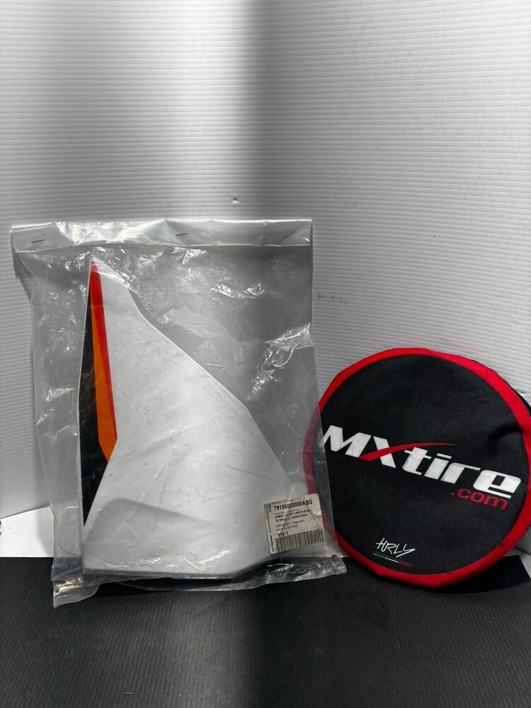 KTM / GASGAS / HUSQVARNA 79106003000ABG AIR FILTER BOX COVER LEFT KTM 125-500 '21