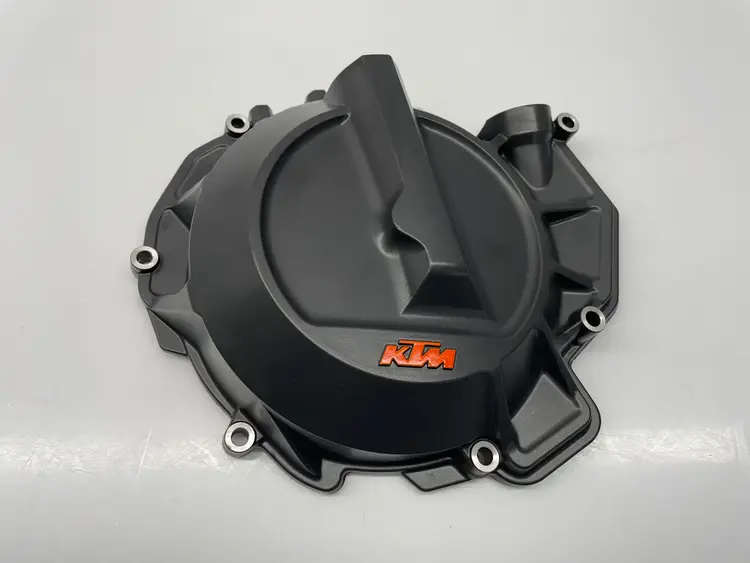 KTM / GASGAS / HUSQVARNA 6353000134441 CLUTCH COVER CPL. KTM DUKE ADV 790 '20 890 '21-'24 RC8C '22-'23