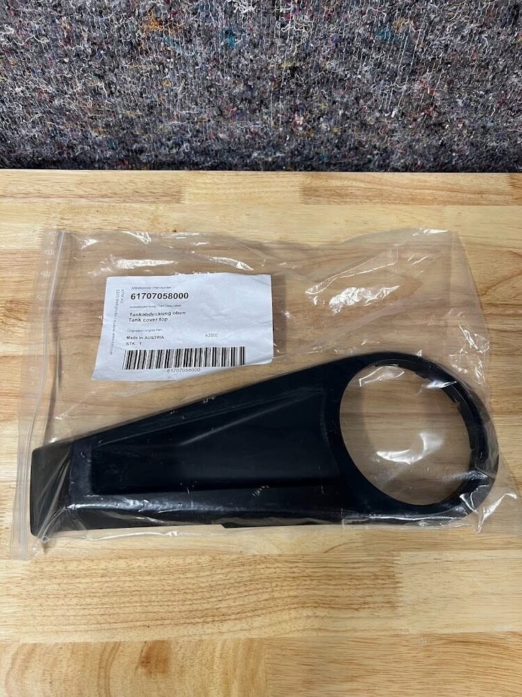 61707058000 FUEL TANK COVER TOP KTM 1290 SUPER DUKE '21-'23