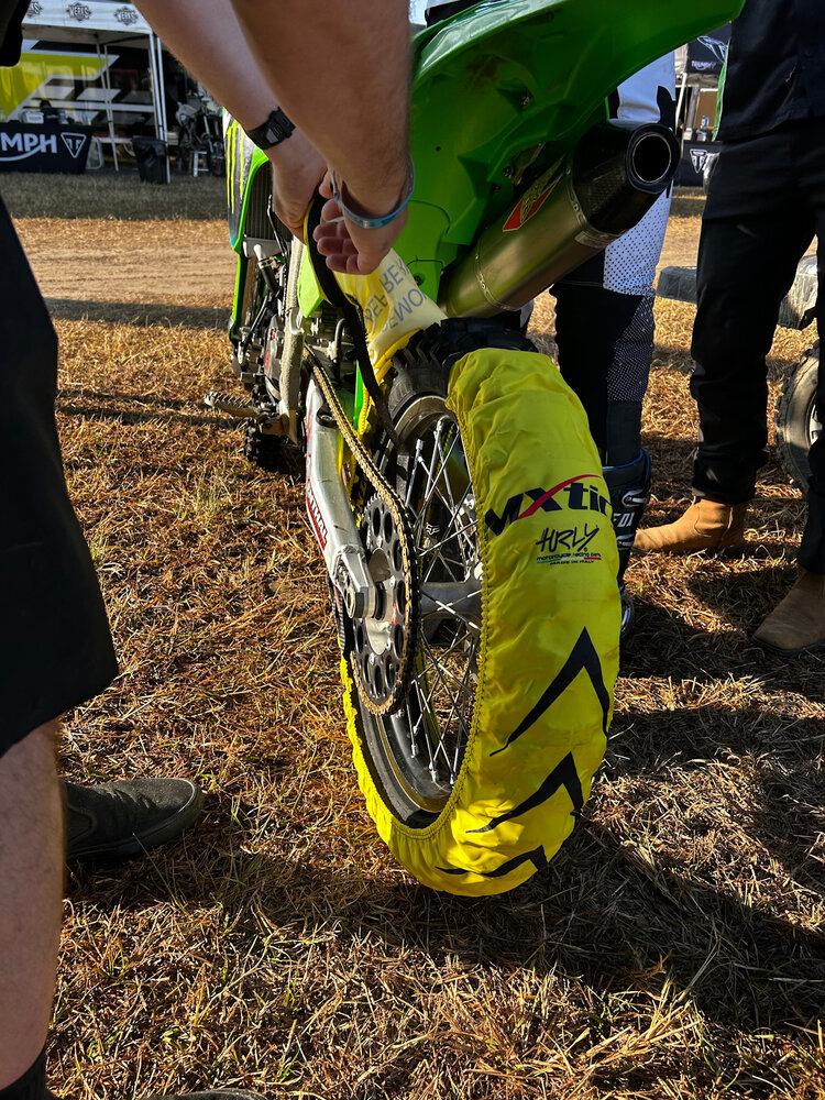 HURLY DUNLOP MXTIRE TIRE COVER BY HURLY *SUPERMINI*