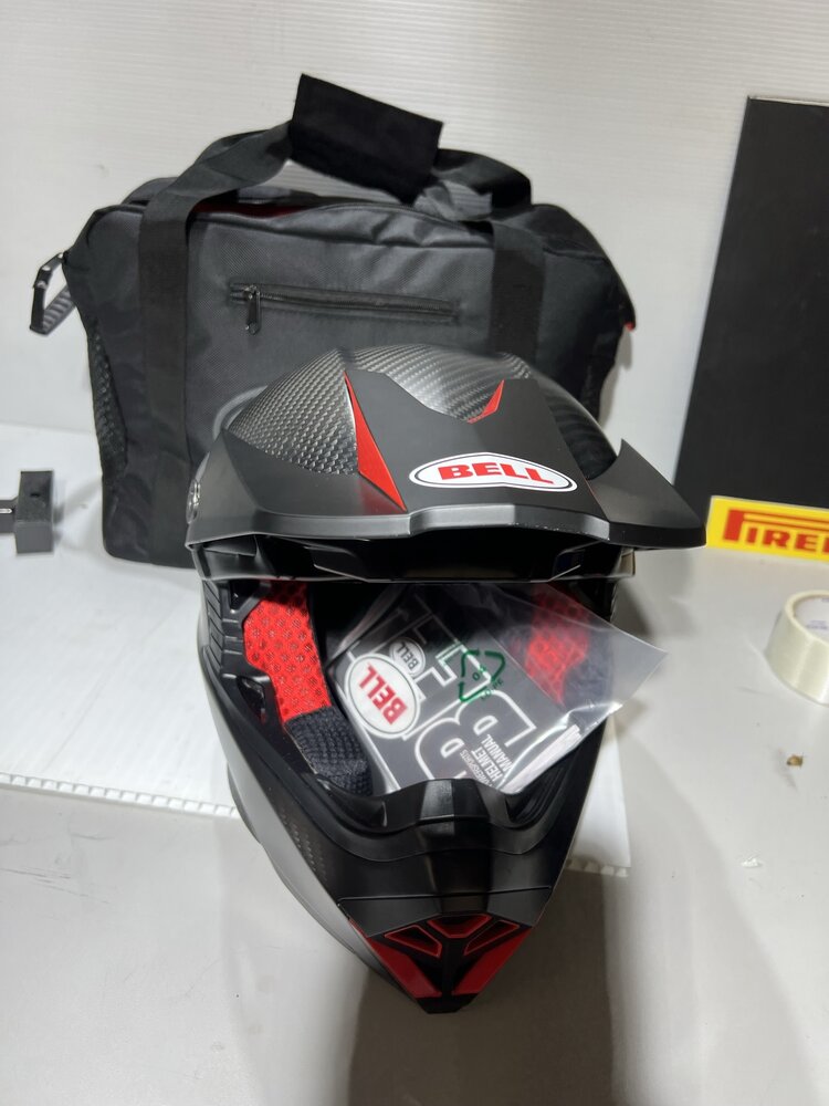 BELL MOTO-10 HELMET SATIN/GLOSS, RED/BLACK