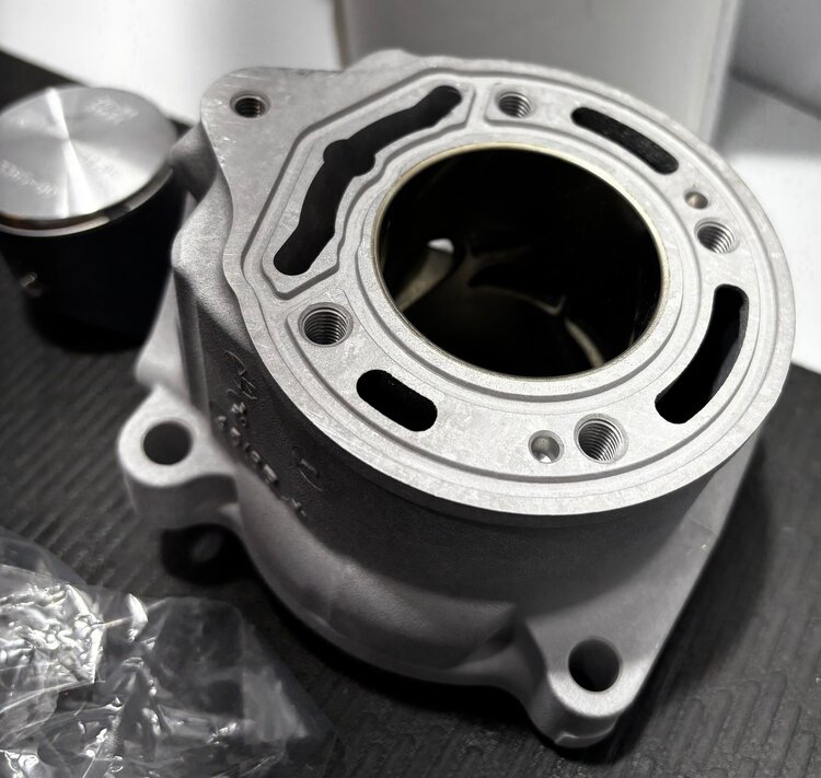 KTM / GASGAS / HUSQVARNA 46230038000 CYLINDER & PISTON KIT KTM 65SX TC65 MC65