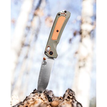Benchmade Benchmade Hunt Grizzly Ridge Folding Knife 3.5" S30V Satin Plain Blade, Orange Grivory and Versaflex Handles - 15061