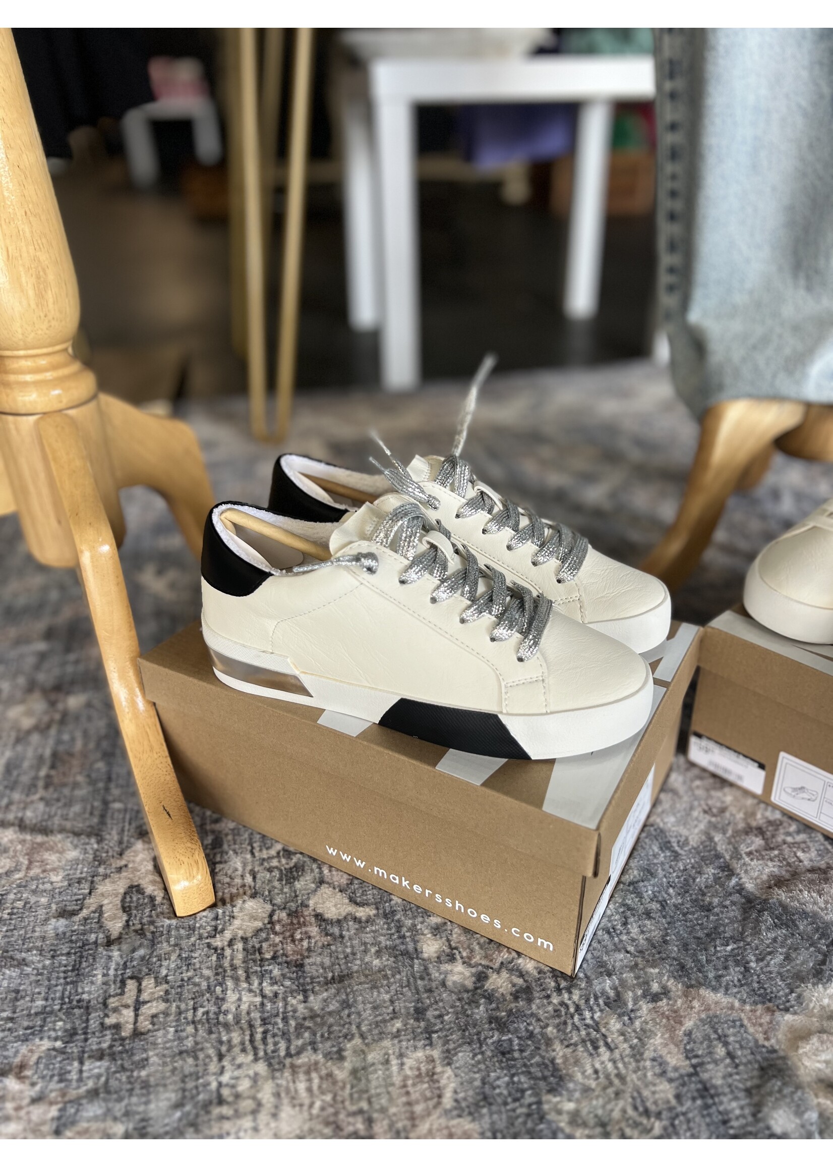 ZION Sneakers