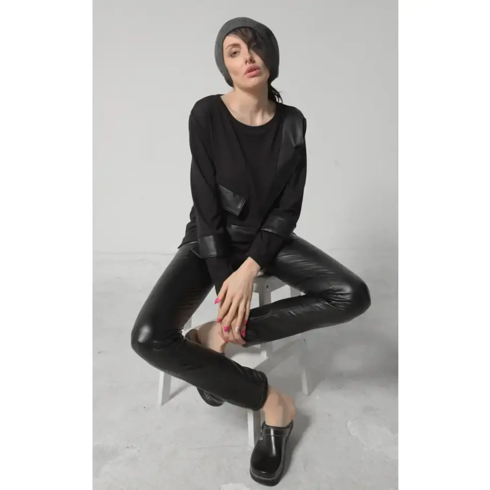 Metamorphoza V-Leather Low-Rise Pants-