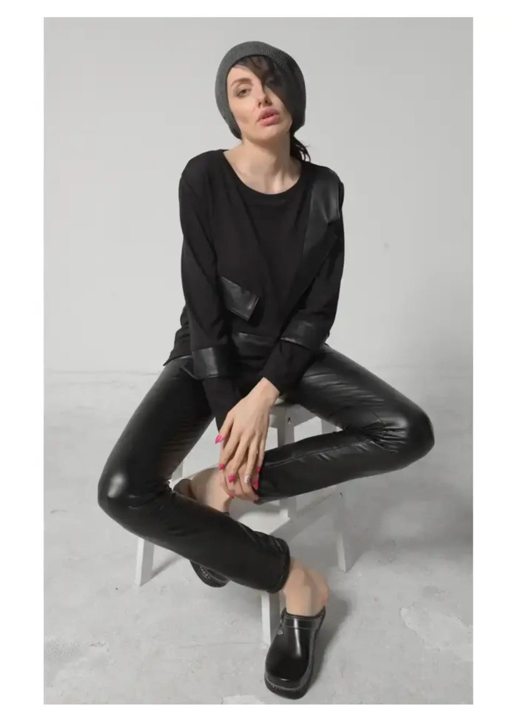 Metamorphoza V-Leather Low-Rise Pants-
