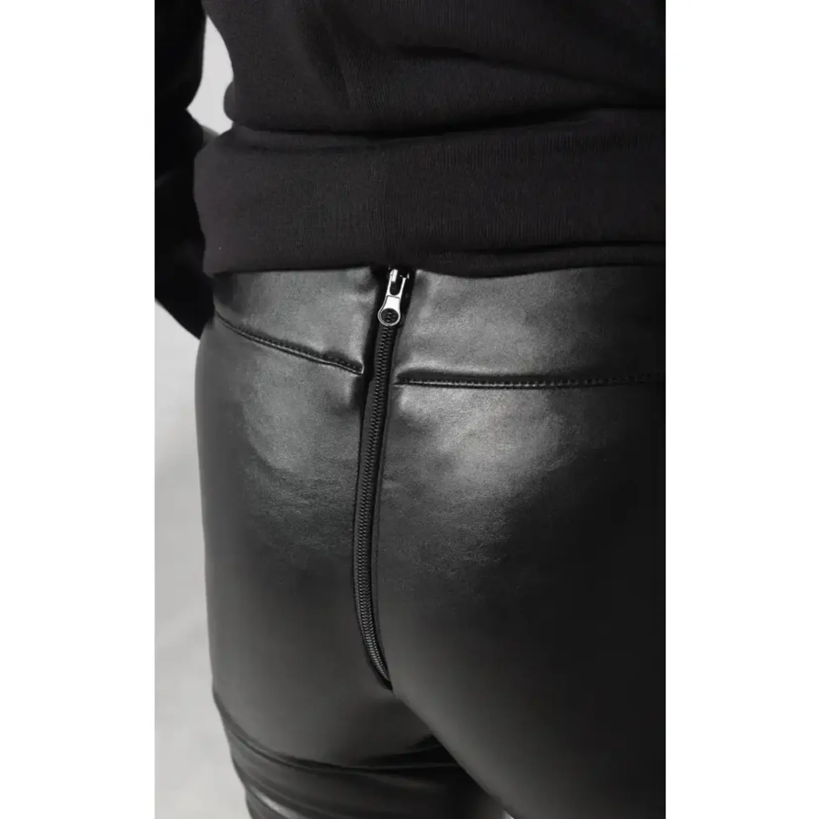 Metamorphoza V-Leather Low-Rise Pants-