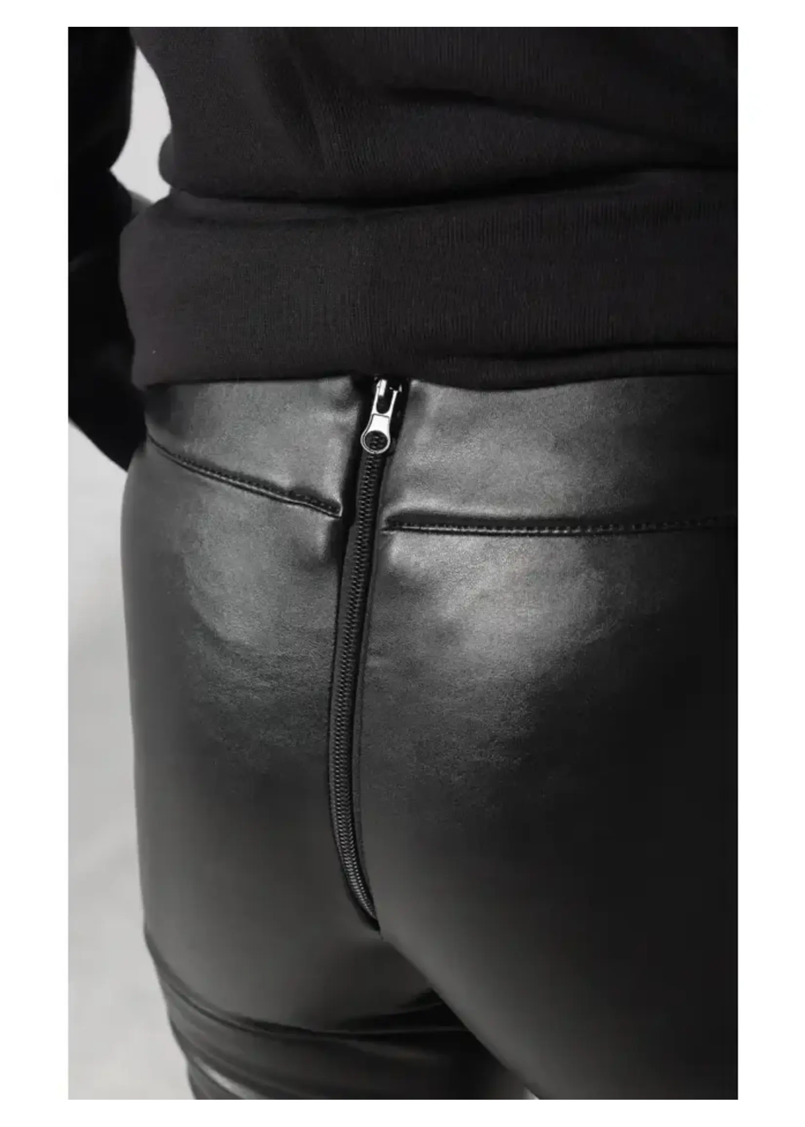 Metamorphoza V-Leather Low-Rise Pants-