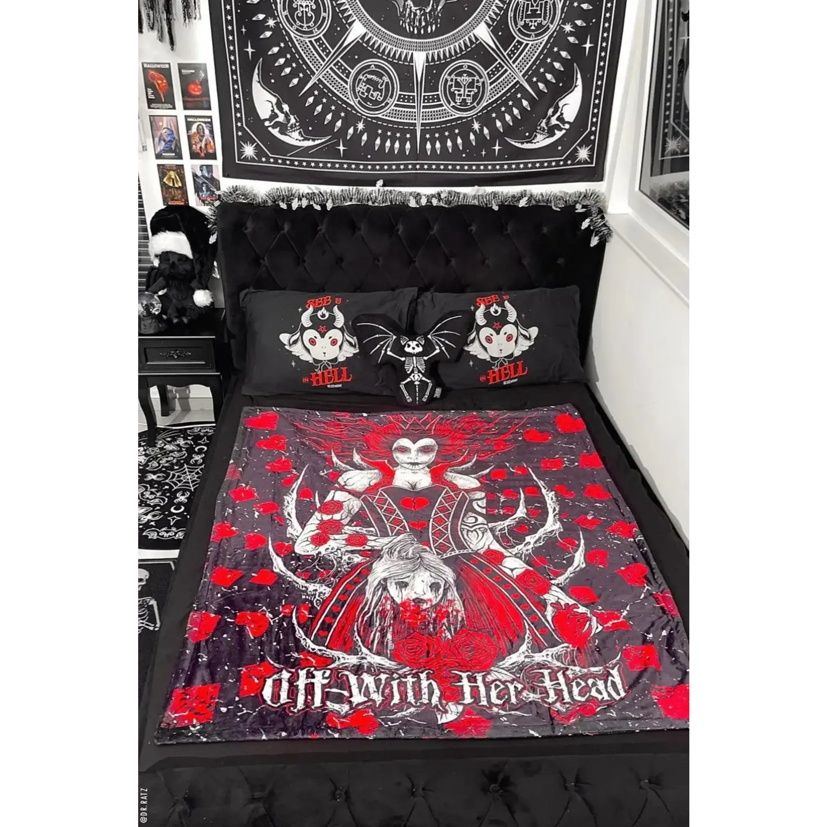 vampirefreaks Throw Blanket