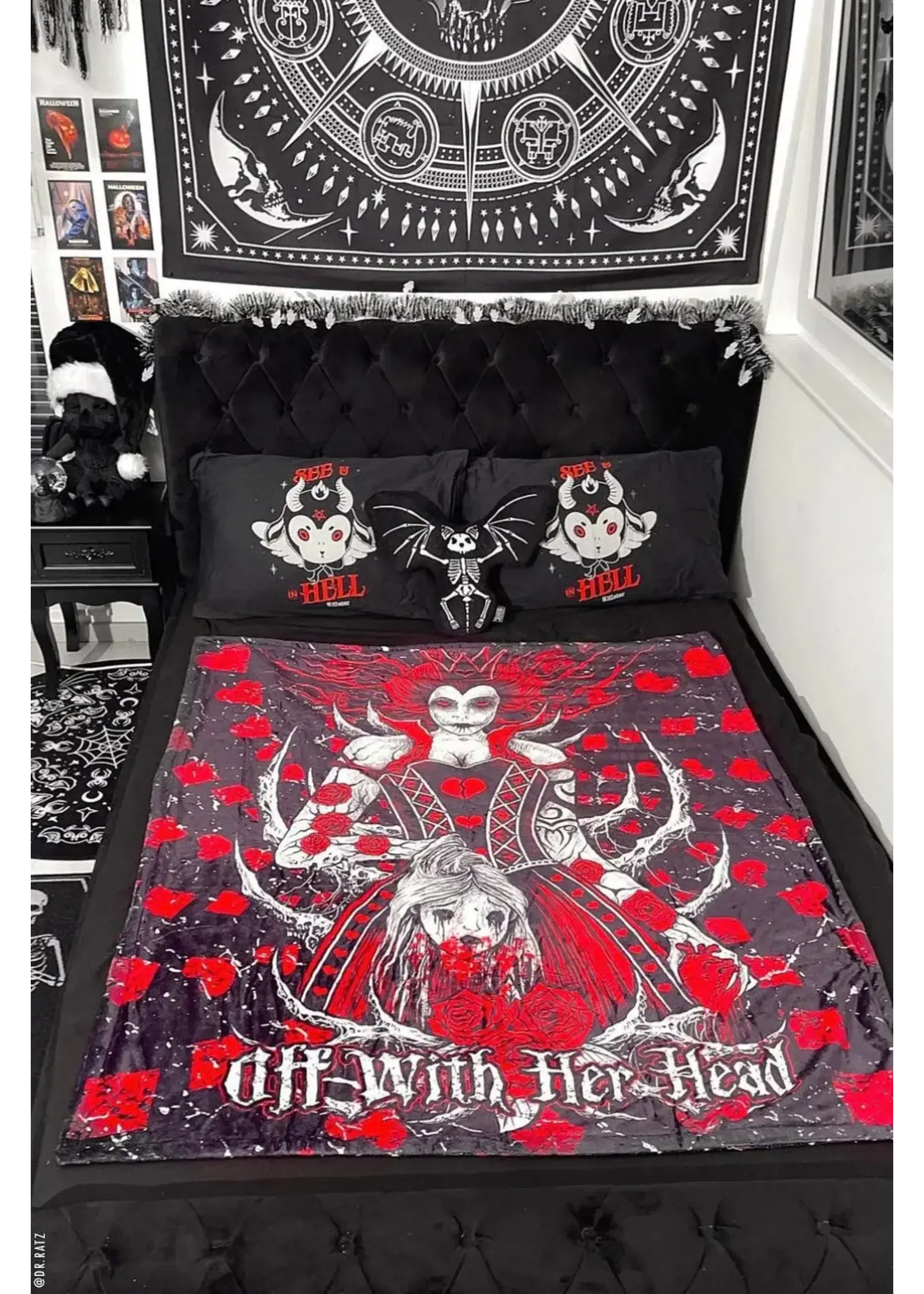 vampirefreaks Throw Blanket