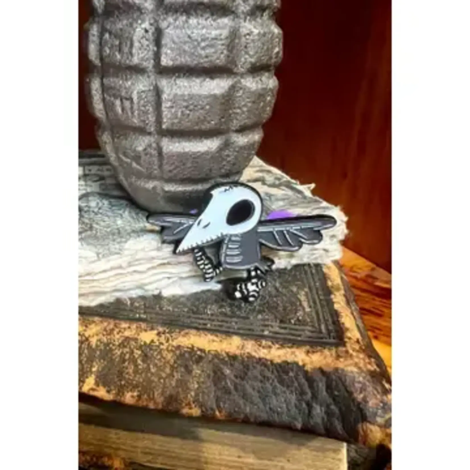 vampirefreaks Poe's Raven Enamel Pin