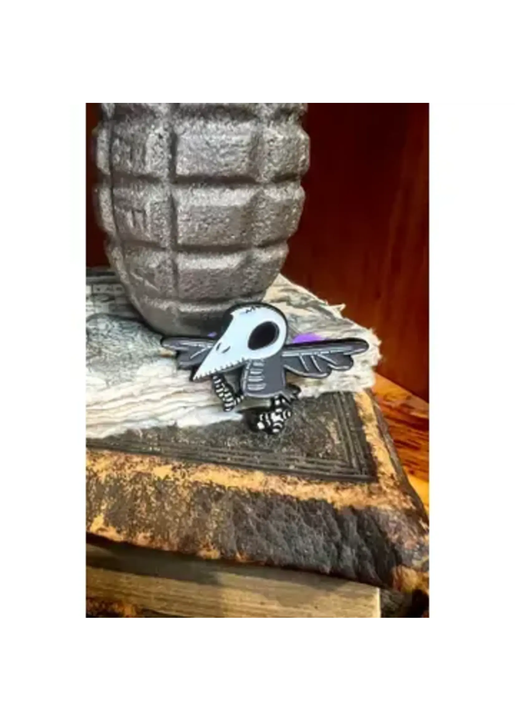 vampirefreaks Poe's Raven Enamel Pin